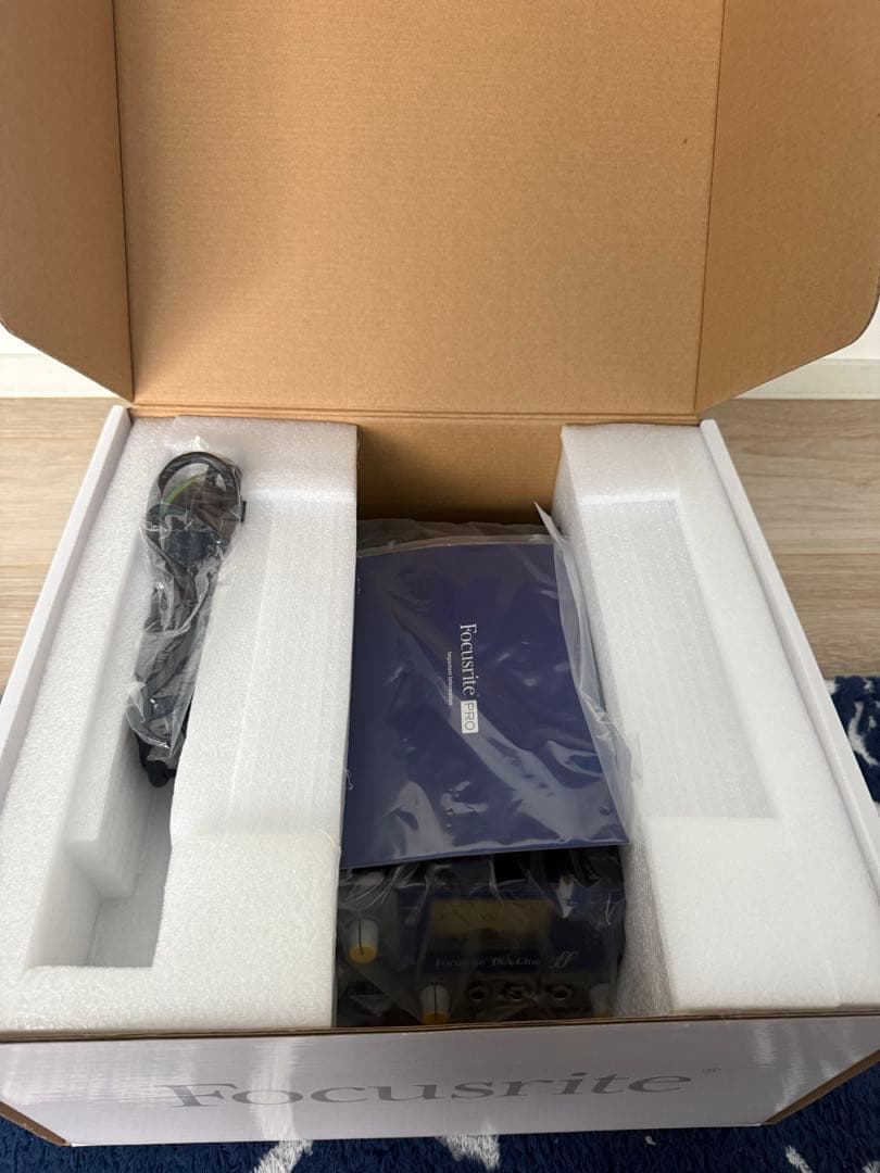 【新品同様！】Focusrite ISA One マイクプリアンプ