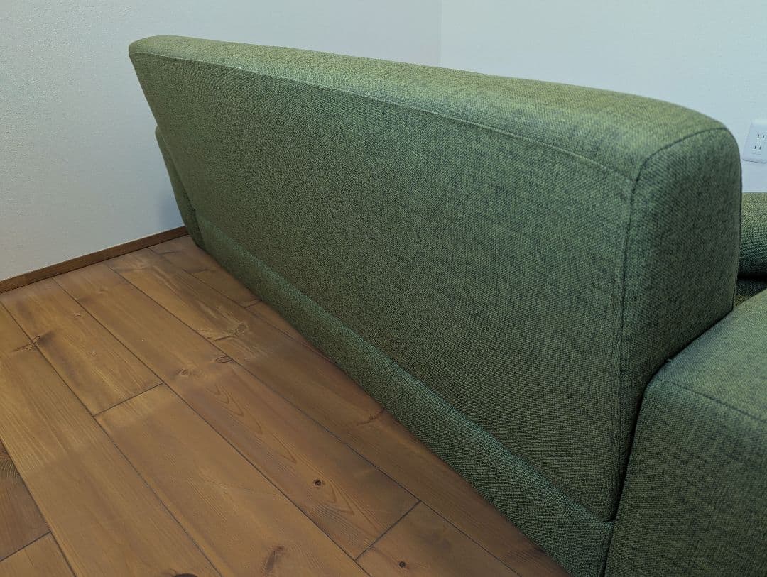 LOWYA 2.5人掛けローソファ　グリーンファブリック