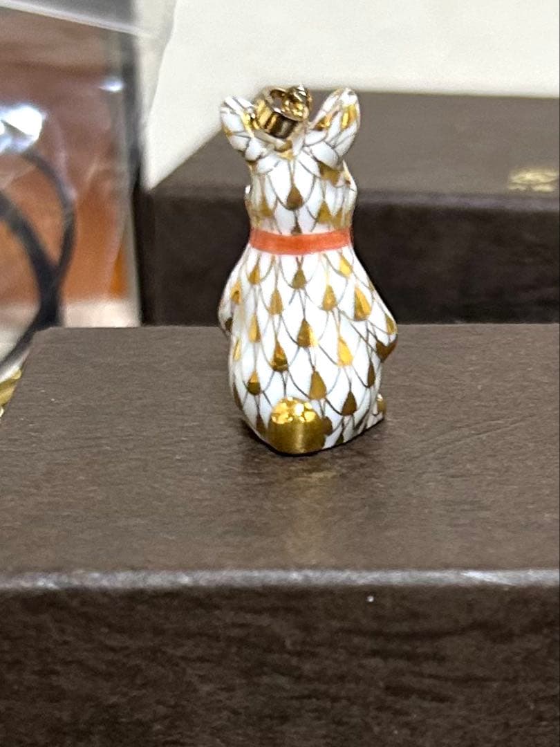 【希少美品】ヘレンド　うさぎ フィギュリン 磁器　ネックレス　箱付き