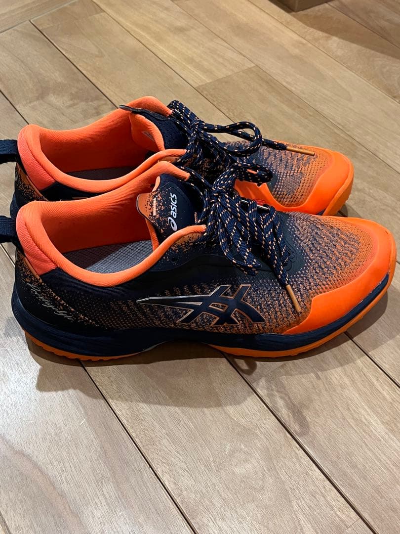 美品　asics テニスシューズ　オムニクレー　オレンジ　26cm
