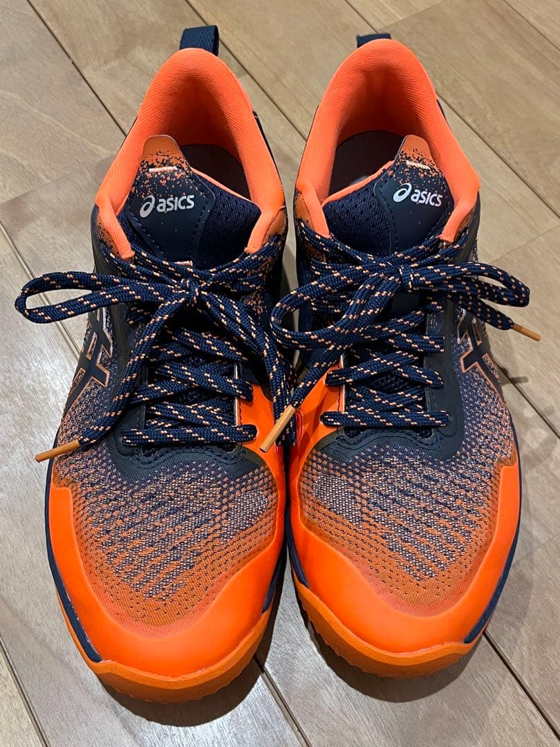 美品　asics テニスシューズ　オムニクレー　オレンジ　26cm