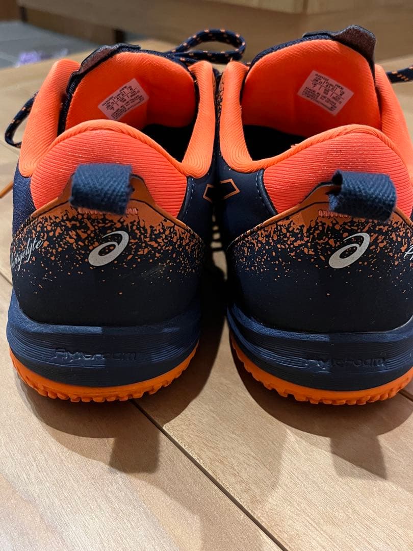 美品　asics テニスシューズ　オムニクレー　オレンジ　26cm