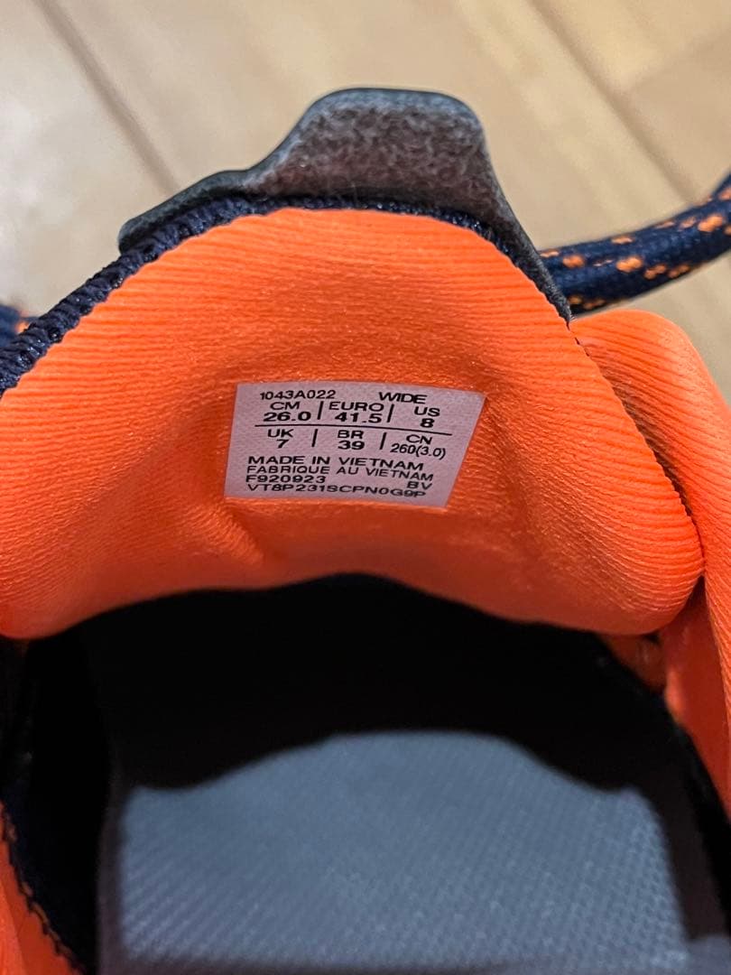 美品　asics テニスシューズ　オムニクレー　オレンジ　26cm