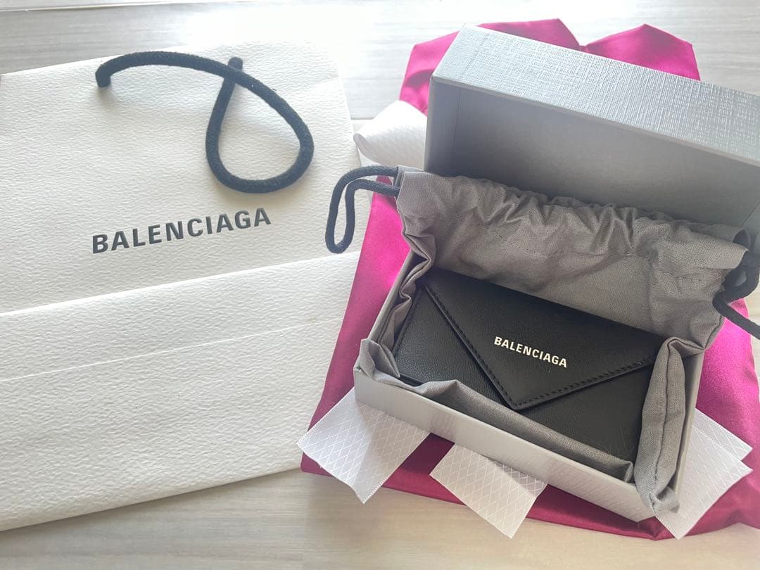 BALENCIAGA レター型キーケース