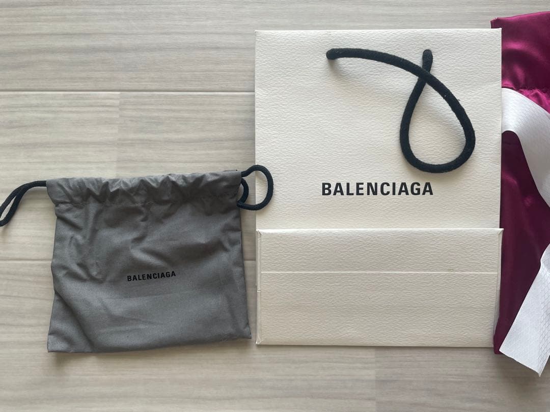 BALENCIAGA レター型キーケース