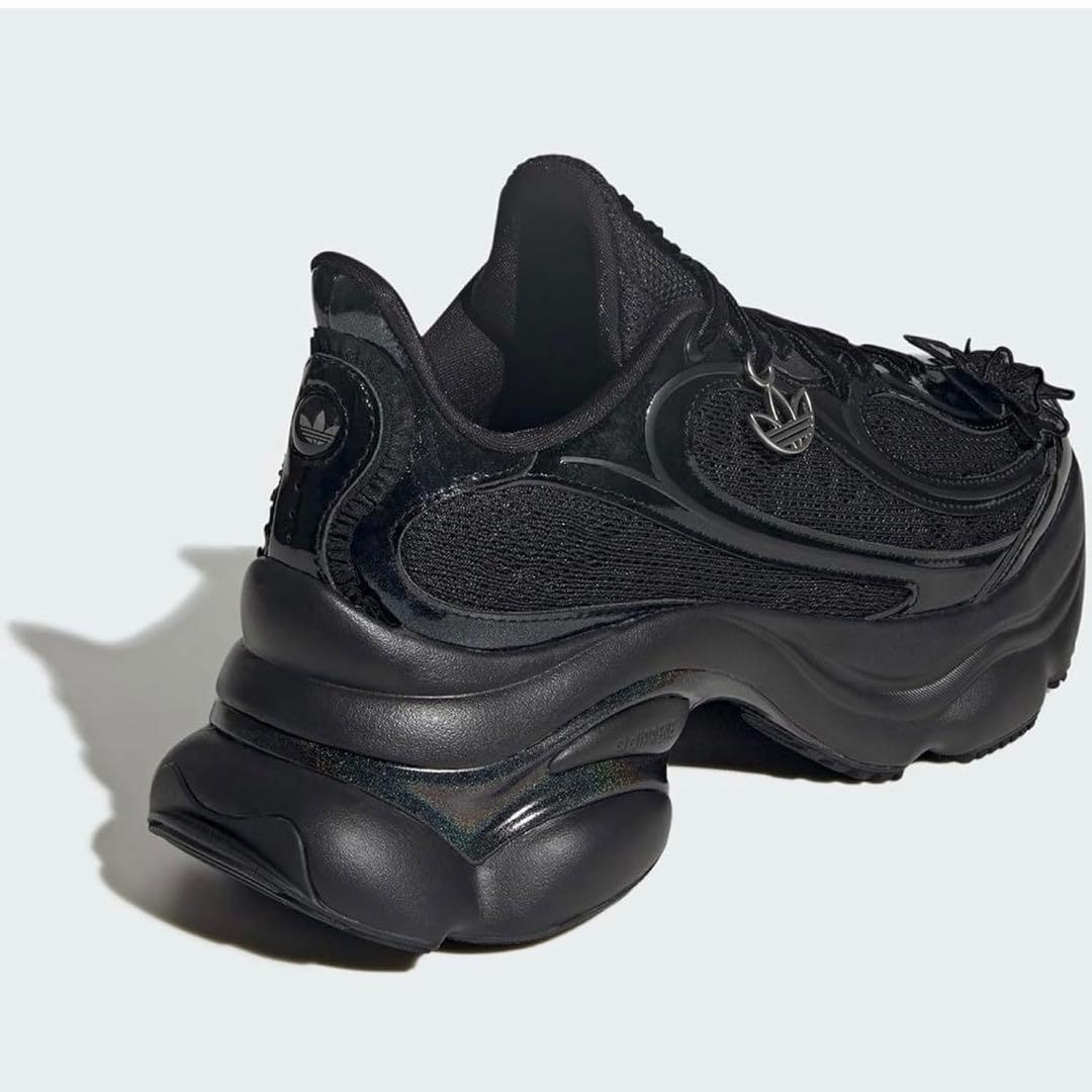 adidas OZVENUZ オズヴィーナス 刺繍 厚底 スニーカー