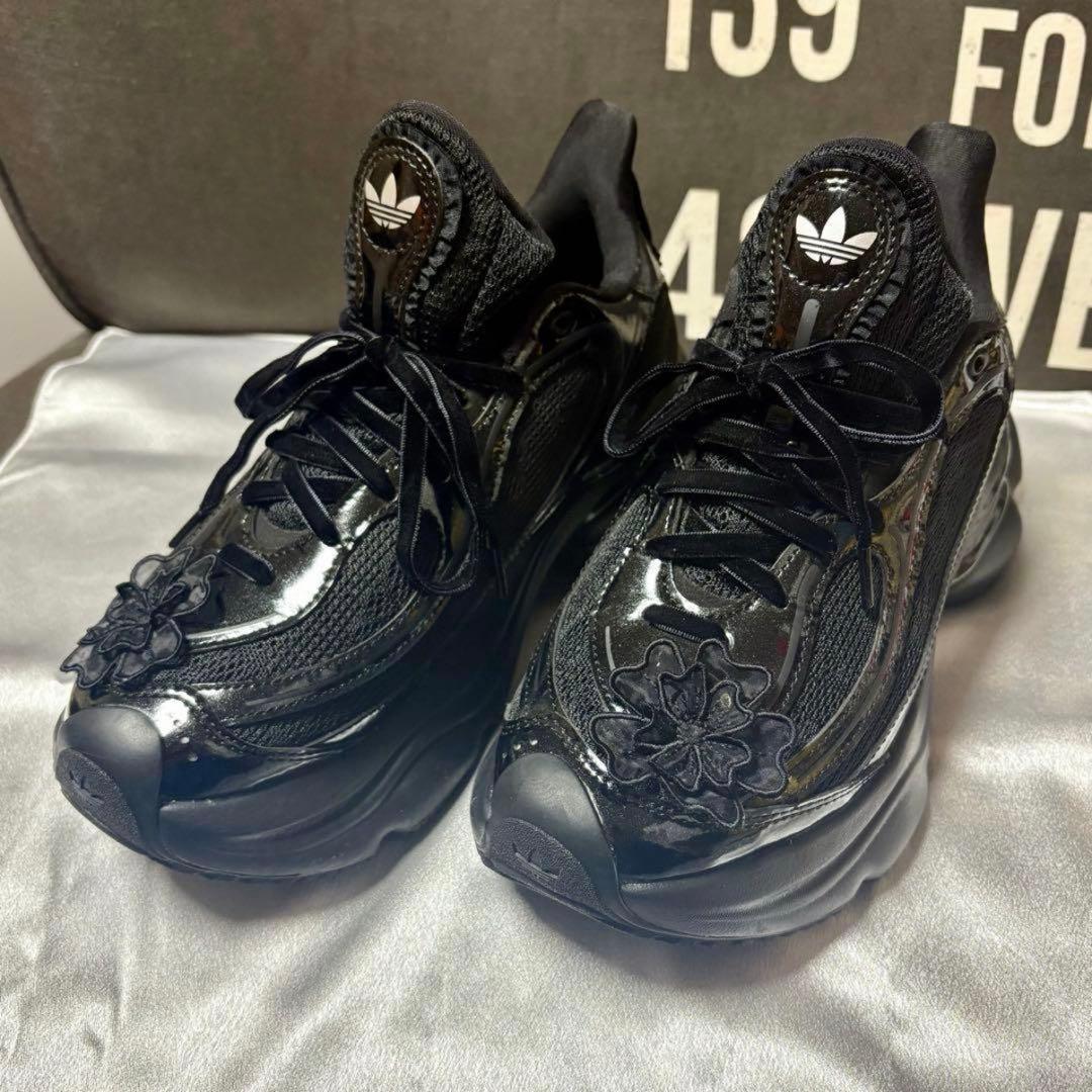 adidas OZVENUZ オズヴィーナス 刺繍 厚底 スニーカー