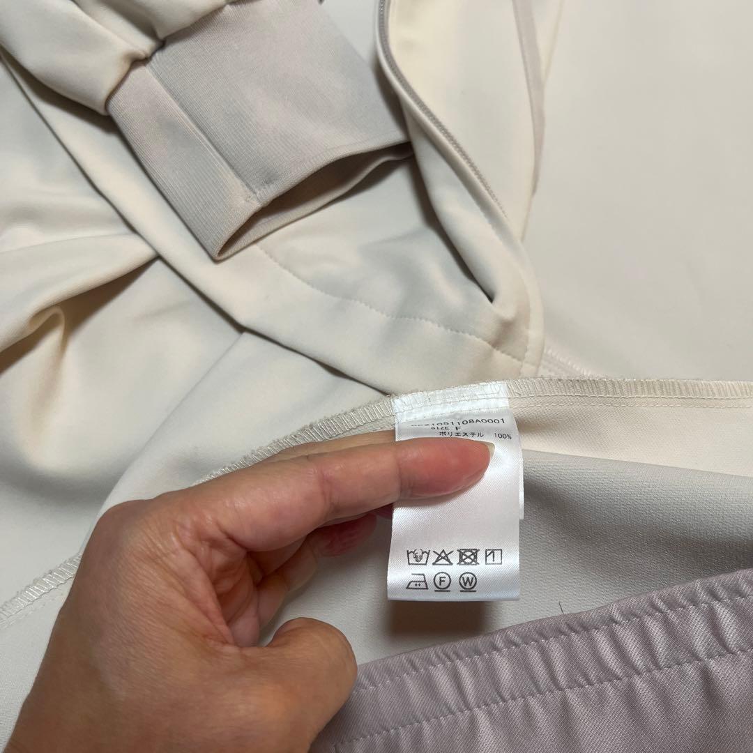 【年内発送！最終お値下げ！】【大人気BEARDSLEY】切り替えタックブルゾン