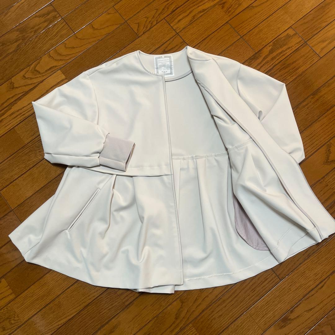 【年内発送！最終お値下げ！】【大人気BEARDSLEY】切り替えタックブルゾン