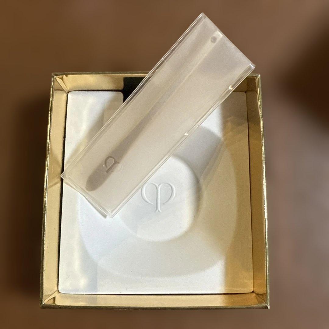 クレドポーボーテ ラ・クレーム　HOLIDAY2025