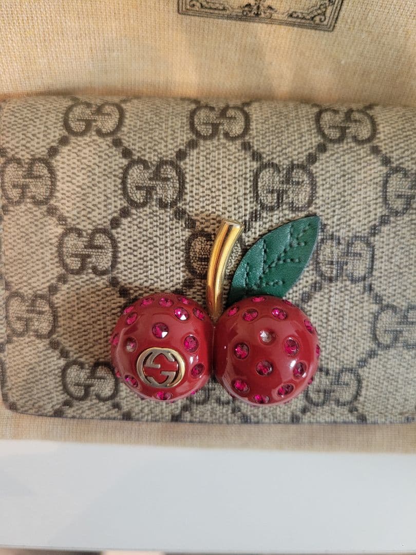 GGスプリーム チェリー PVC 二つ折り財布 2022年