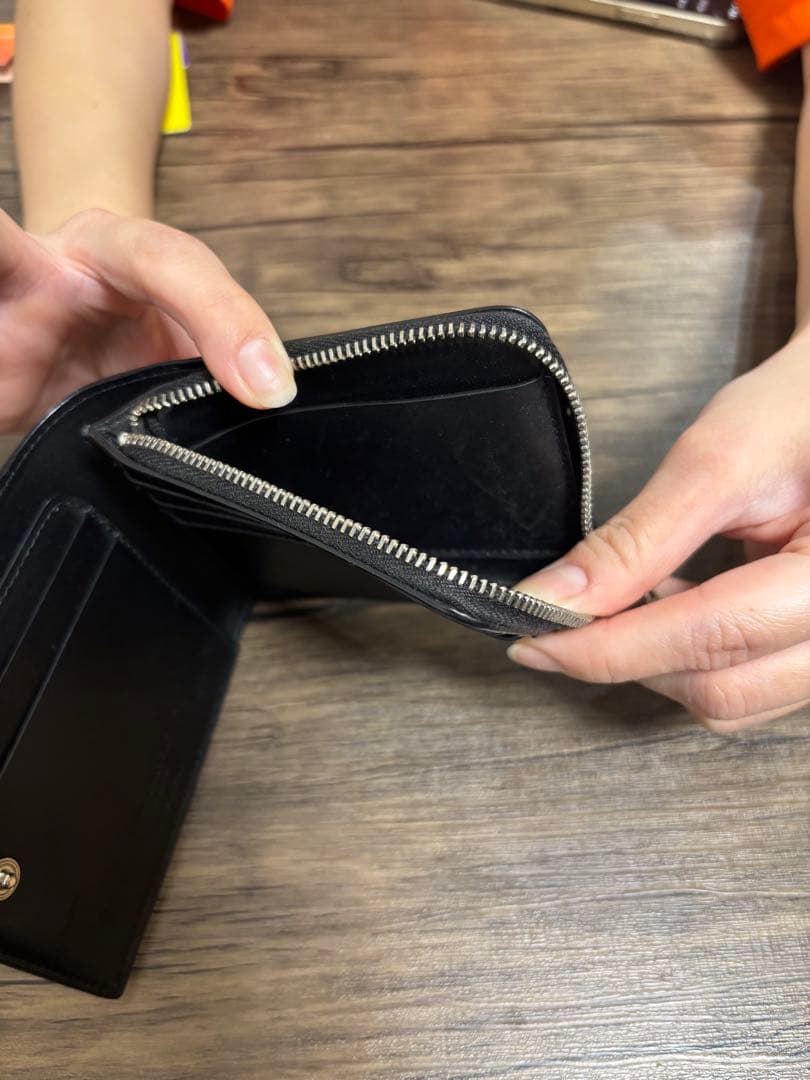 SAINT LAURENTサンローラン ブラック 二つ折り財布