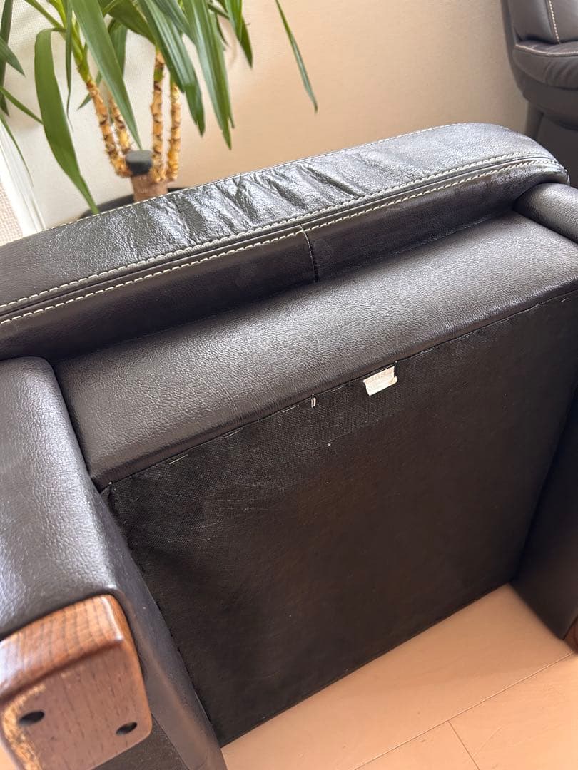 ⭐︎たまこ☺️⭐︎ カリモク 本革 スツール オットマン ZT7306