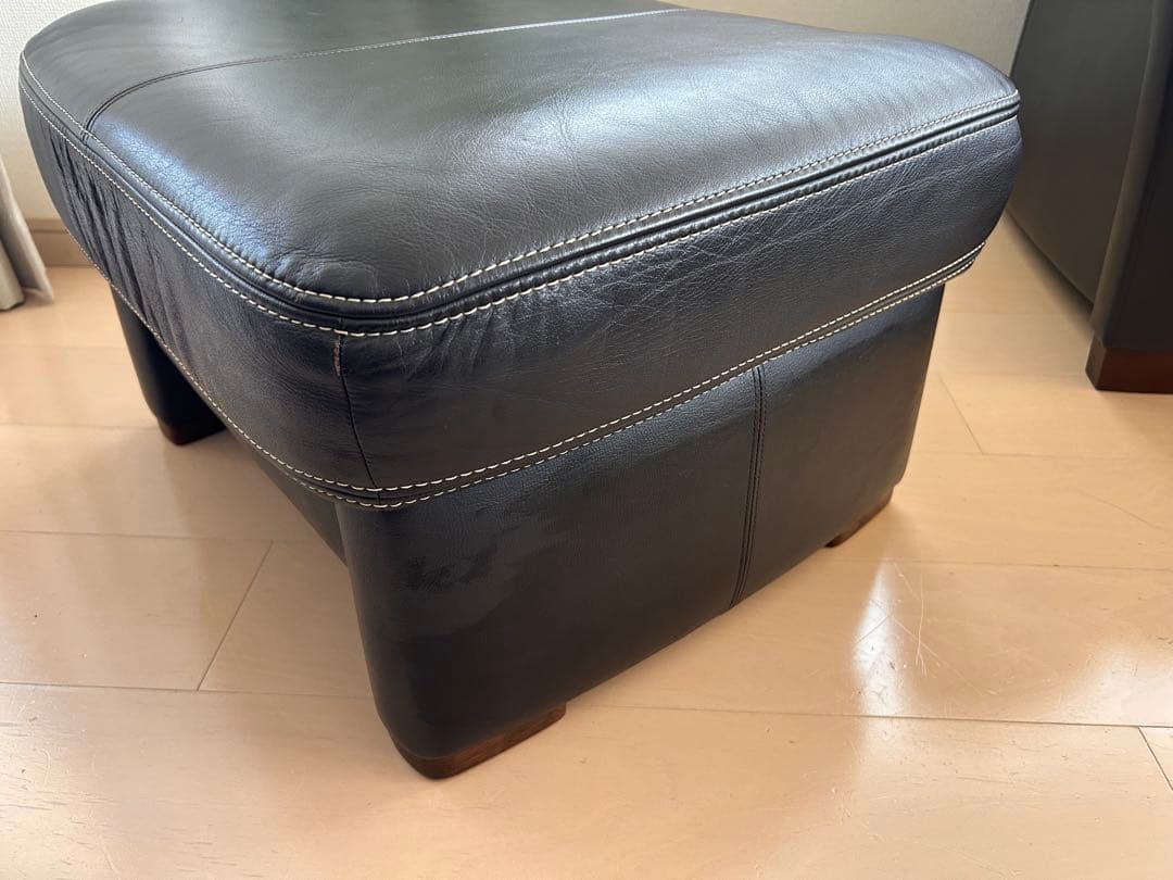 ⭐︎たまこ☺️⭐︎ カリモク 本革 スツール オットマン ZT7306