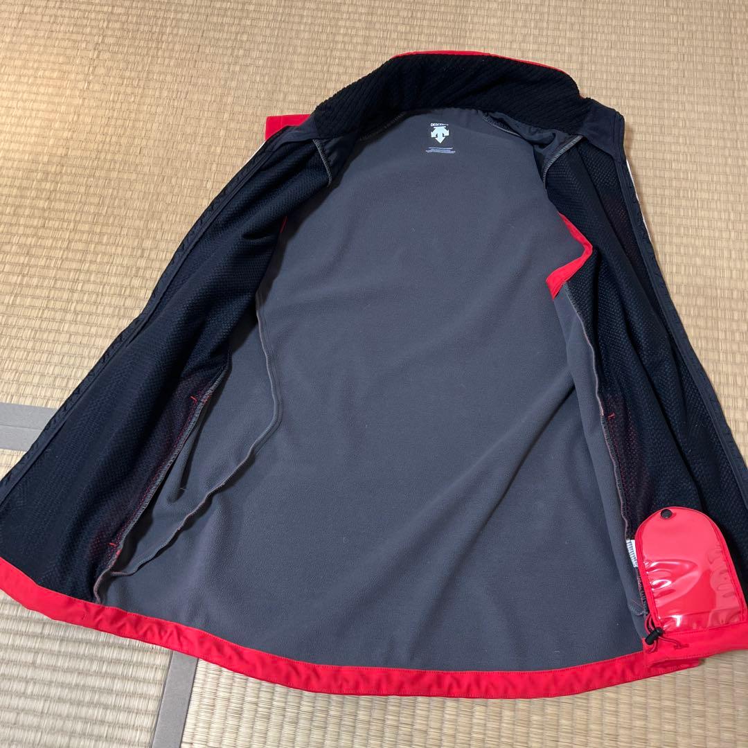 デサント　レッド ノースリーブ スキーウェア