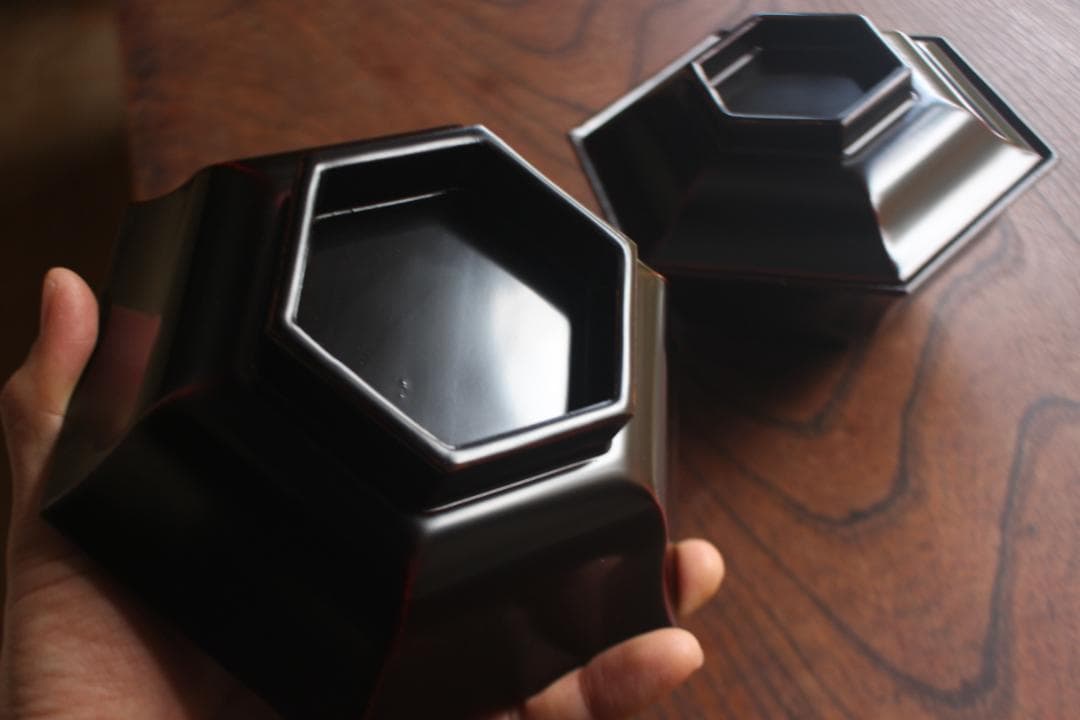 時代逸品！めずらしい六角デザインに極上溜塗の映える煮物椀2点（検輪島塗雑煮椀