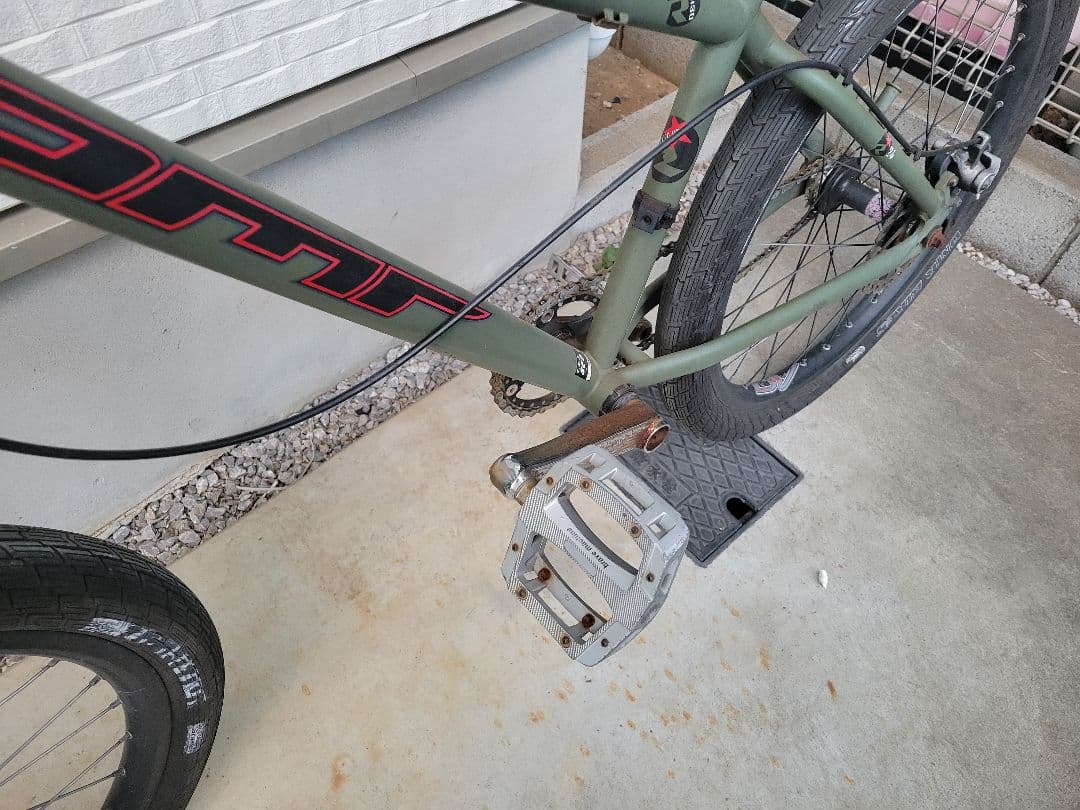 DMR マウンテンバイクオリーブグリーン修理必要箇所あり