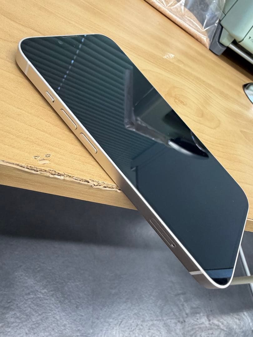 超美品！　Apple iPhone 13 ホワイト 本体