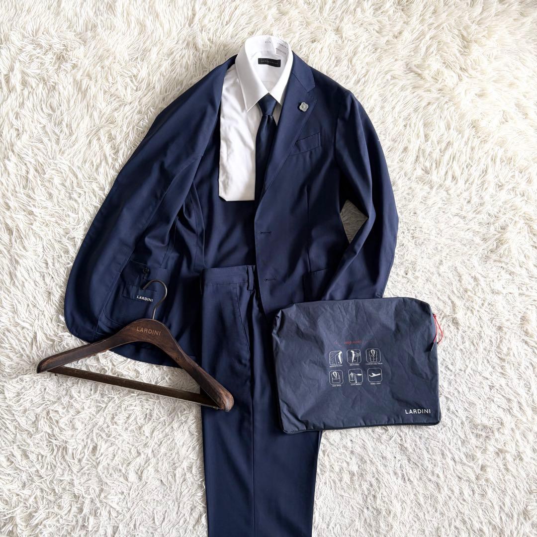 <極美品>LARDINI easy wear 新ロゴ ネイビー ウールスーツ44