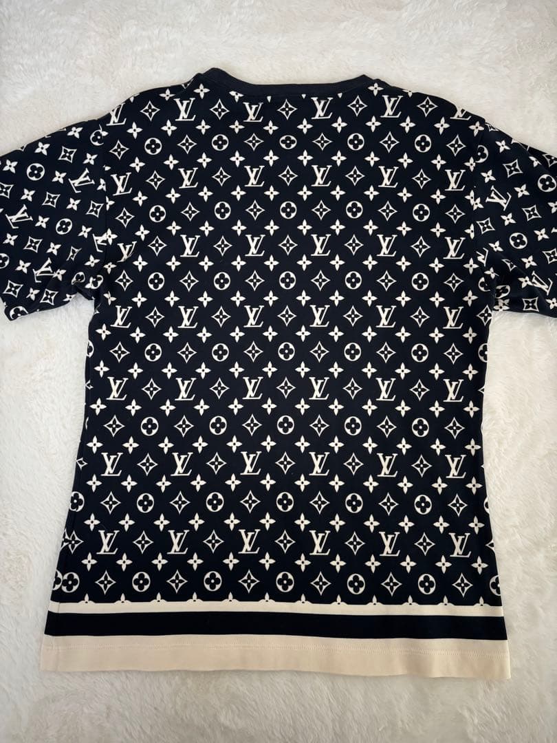 ルイ・ヴィトン　モノグラムTシャツ ネイビー　チェーン付き