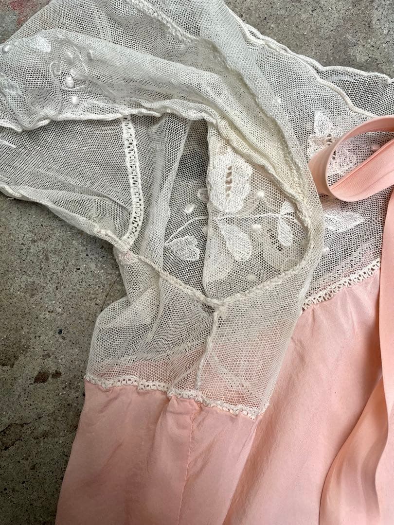 1930年代 フランス製 ヴィンテージ ピンク スリップドレス 刺繍入り