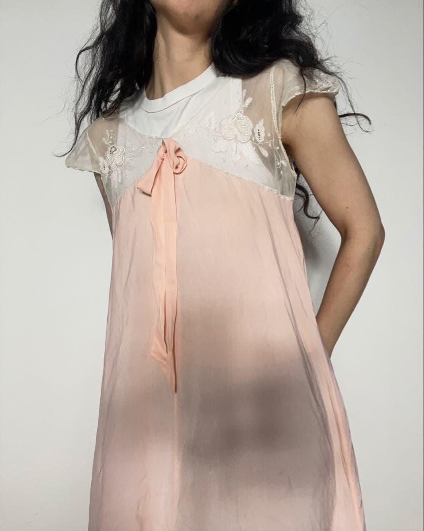 1930年代 フランス製 ヴィンテージ ピンク スリップドレス 刺繍入り
