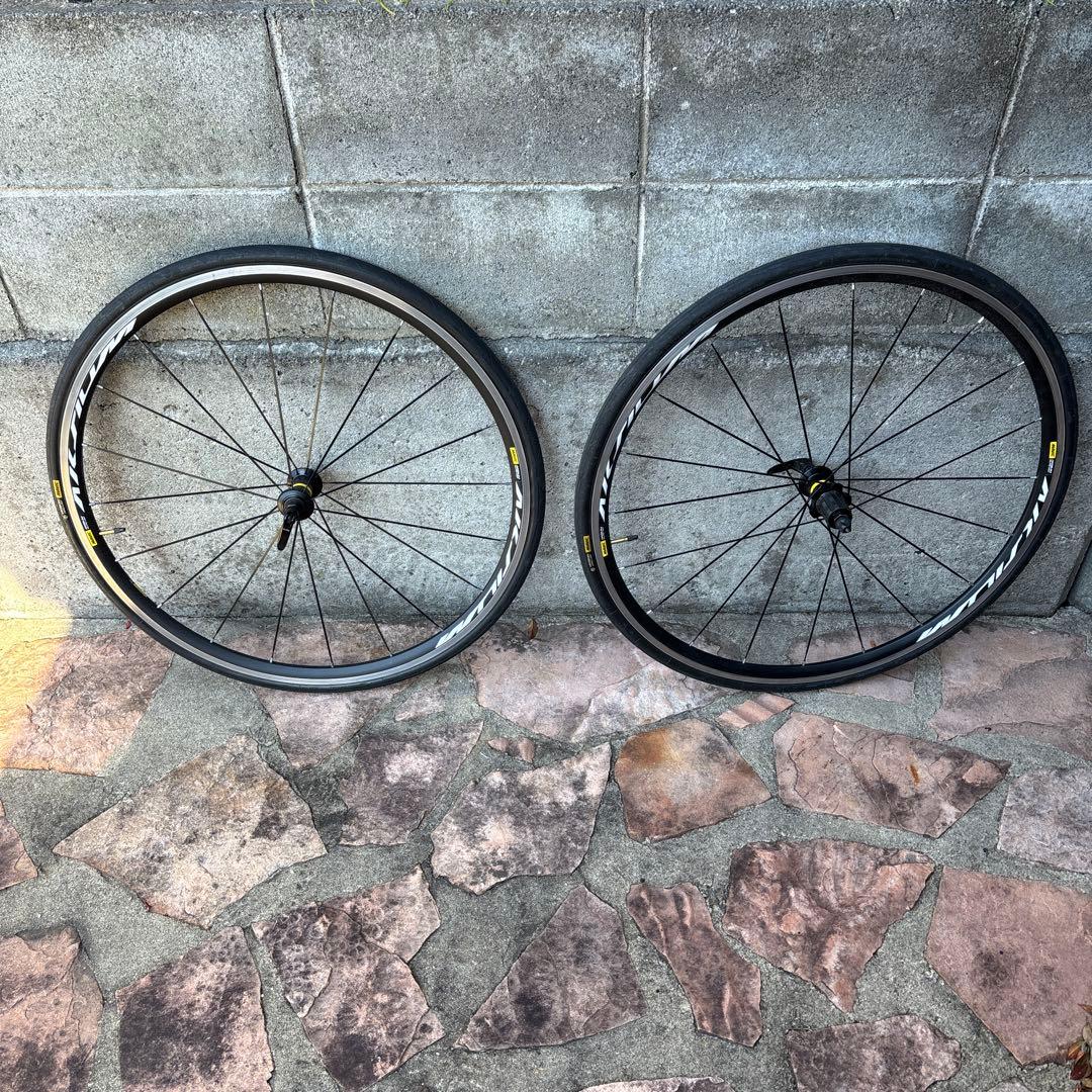 Mavic Aksium 700C クリンチャーホイール