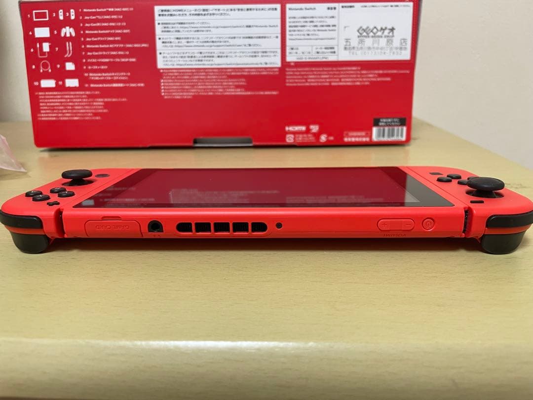 【美品・おまけ付】Nintendo Switch マリオレッド　本体