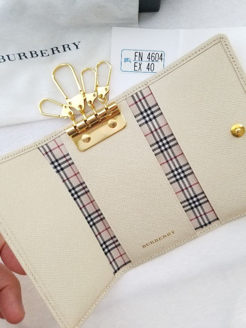 バーバリーキーケース 新品未使用箱付 美品ベージュ×ベージュ ノバチェック本革