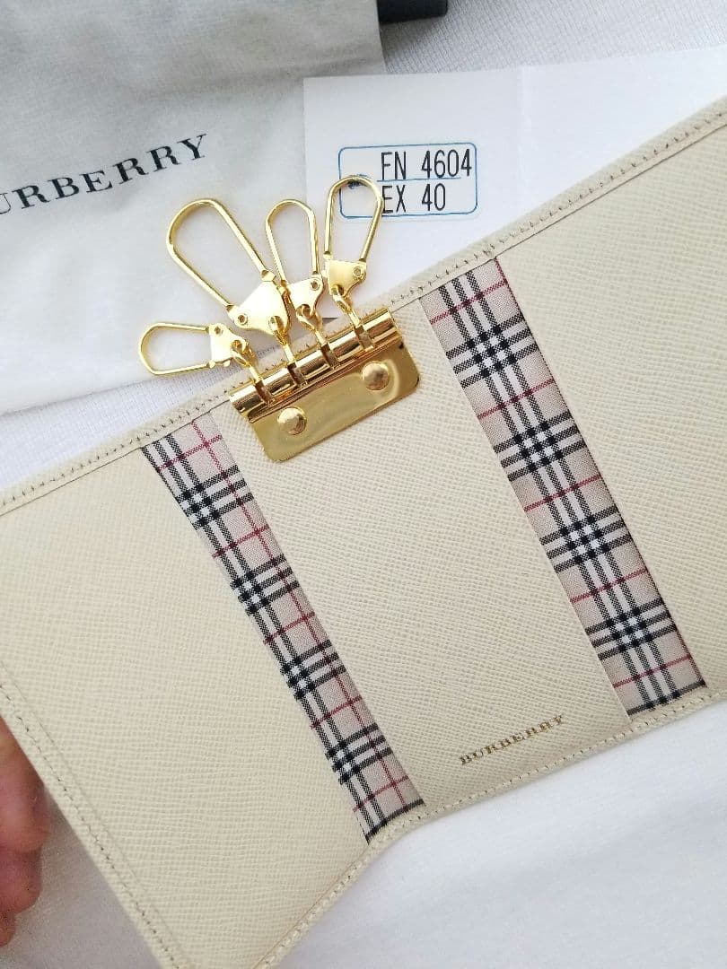 バーバリーキーケース 新品未使用箱付 美品ベージュ×ベージュ ノバチェック本革