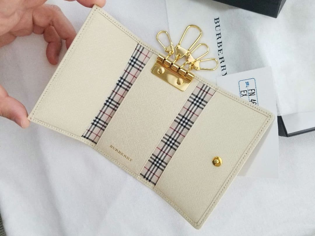 バーバリーキーケース 新品未使用箱付 美品ベージュ×ベージュ ノバチェック本革