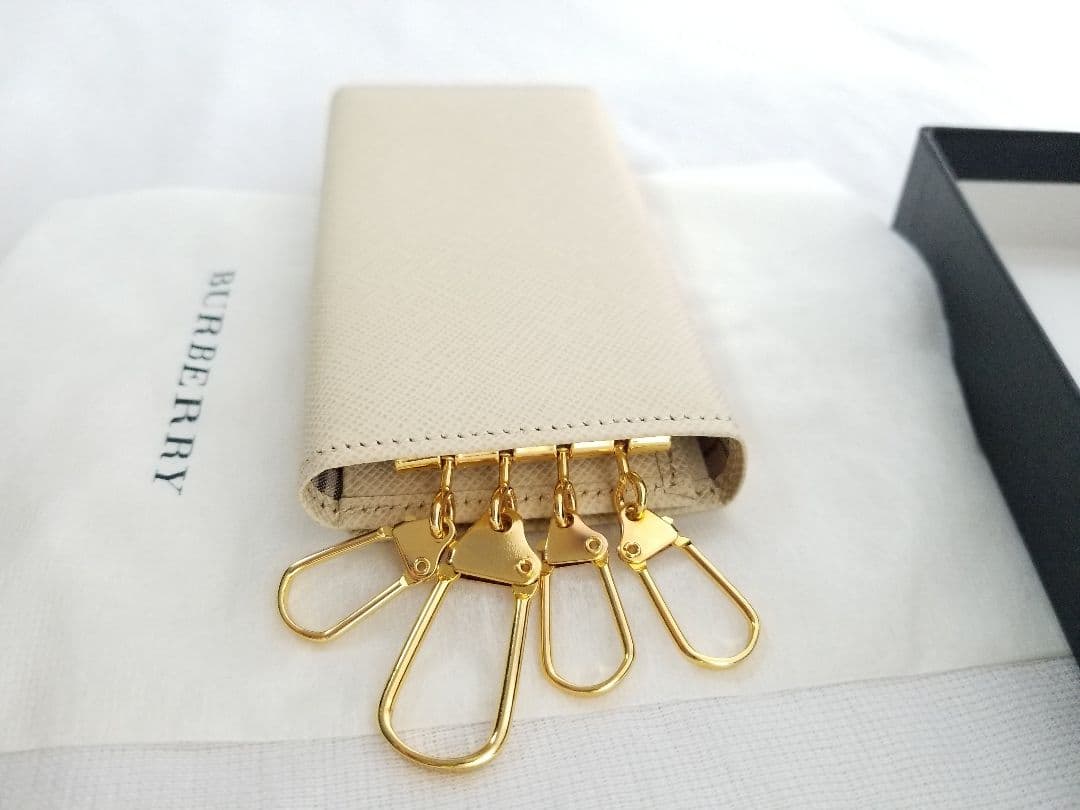 バーバリーキーケース 新品未使用箱付 美品ベージュ×ベージュ ノバチェック本革