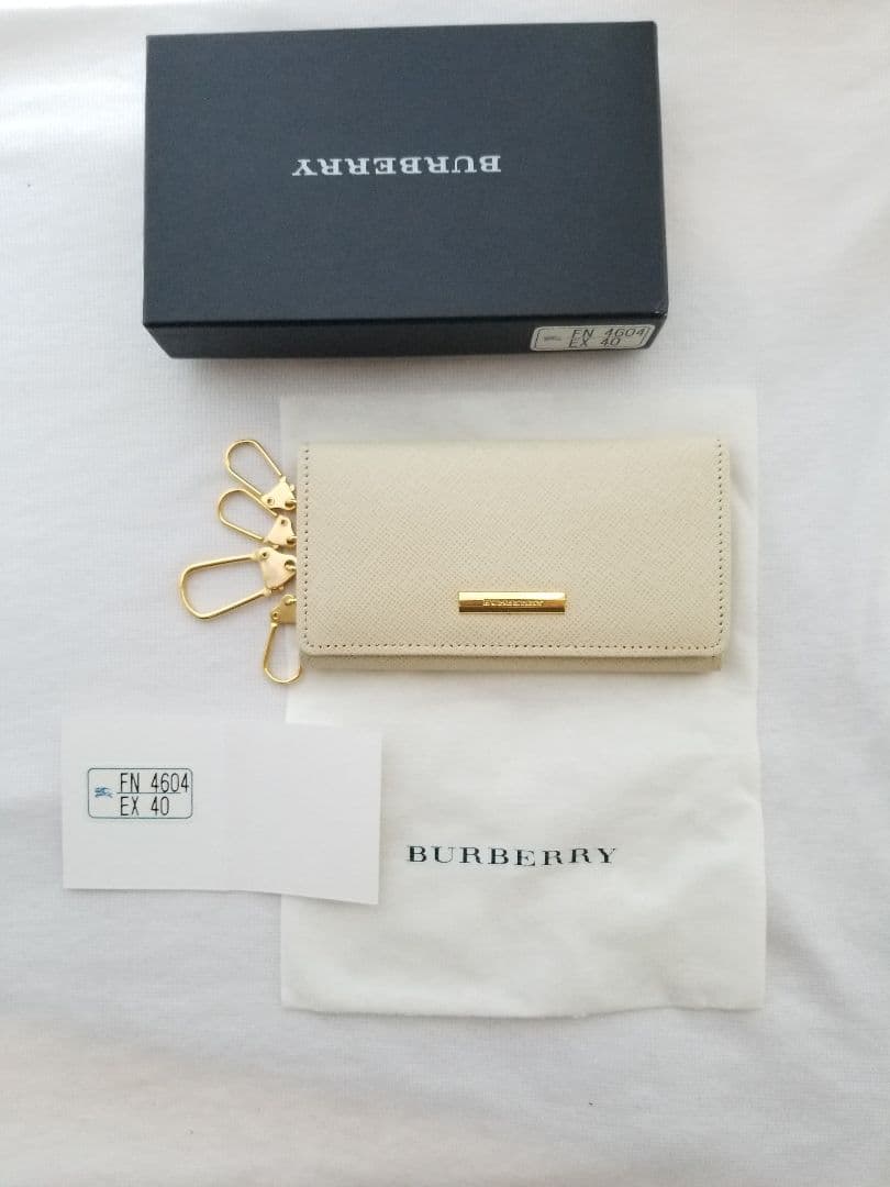 バーバリーキーケース 新品未使用箱付 美品ベージュ×ベージュ ノバチェック本革
