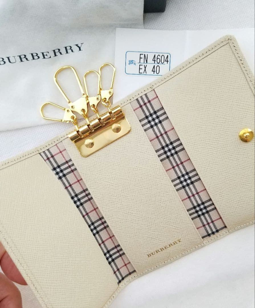 バーバリーキーケース 新品未使用箱付 美品ベージュ×ベージュ ノバチェック本革