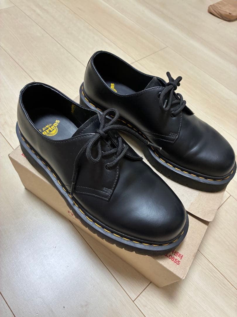 レ*ン様 ドクターマーチン 3ホール ブラック EU42 US9 27cm 美品