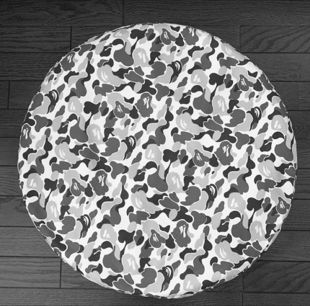 【 A BATHING APE】　クッション