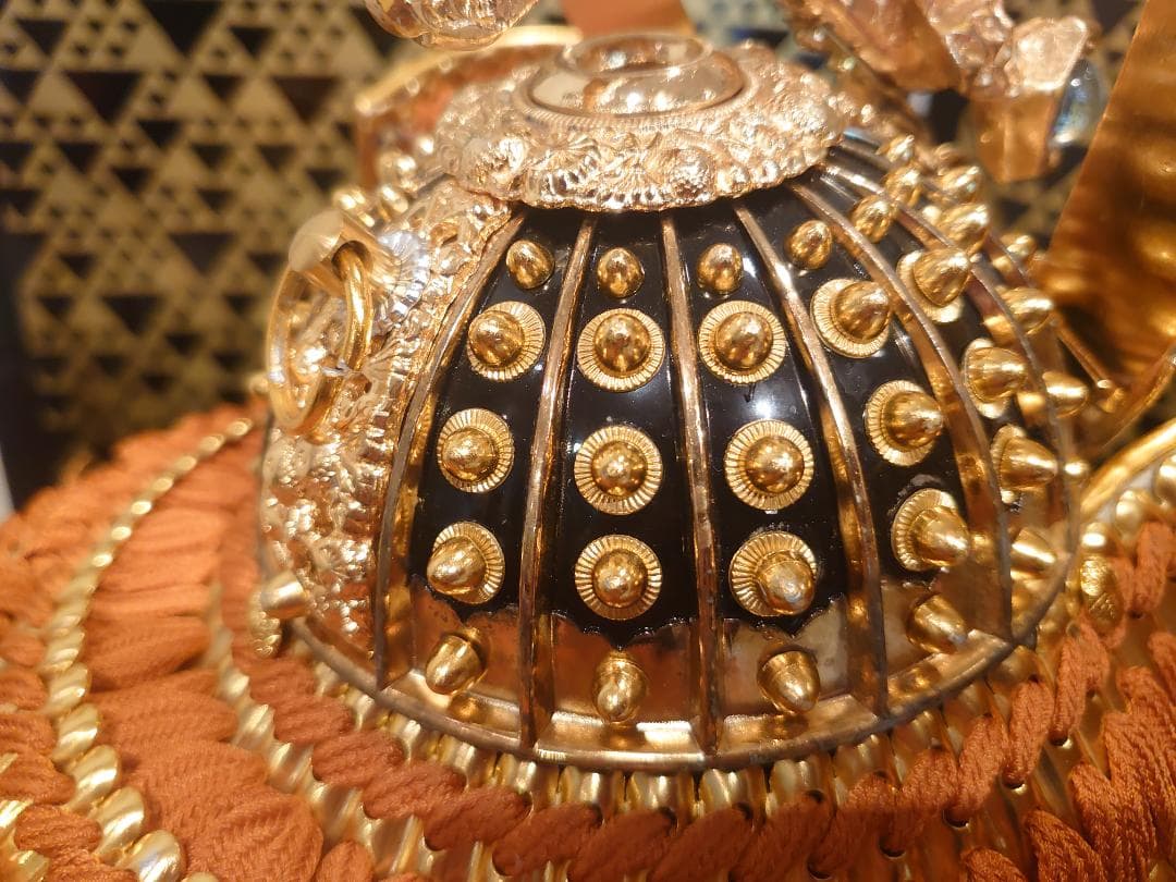 ●新品●早い者勝ち●訳あり品●フルセット　長鍬正絹糸威兜飾り　25万円高級品