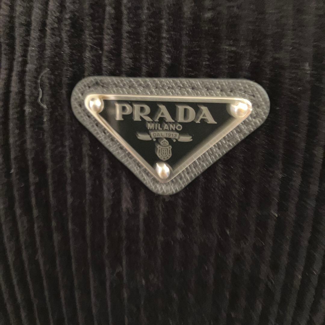 新品❣️24年新作プラダダウンベスト❣️XL黒 コーデュロイ可愛い❣️メンズ