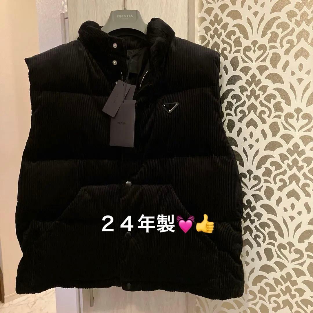 新品❣️24年新作プラダダウンベスト❣️XL黒 コーデュロイ可愛い❣️メンズ