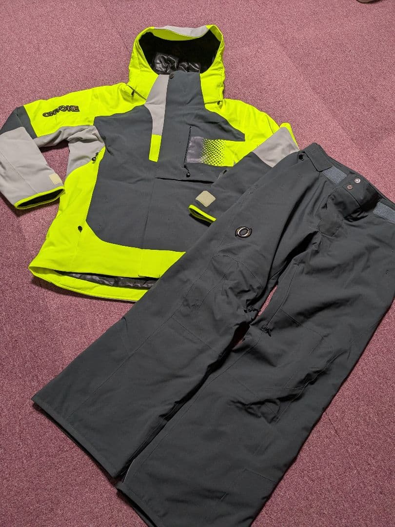 ゴ*太様 25-26モデル　オンヨネ デモ選手　ウェア　Mサイズ