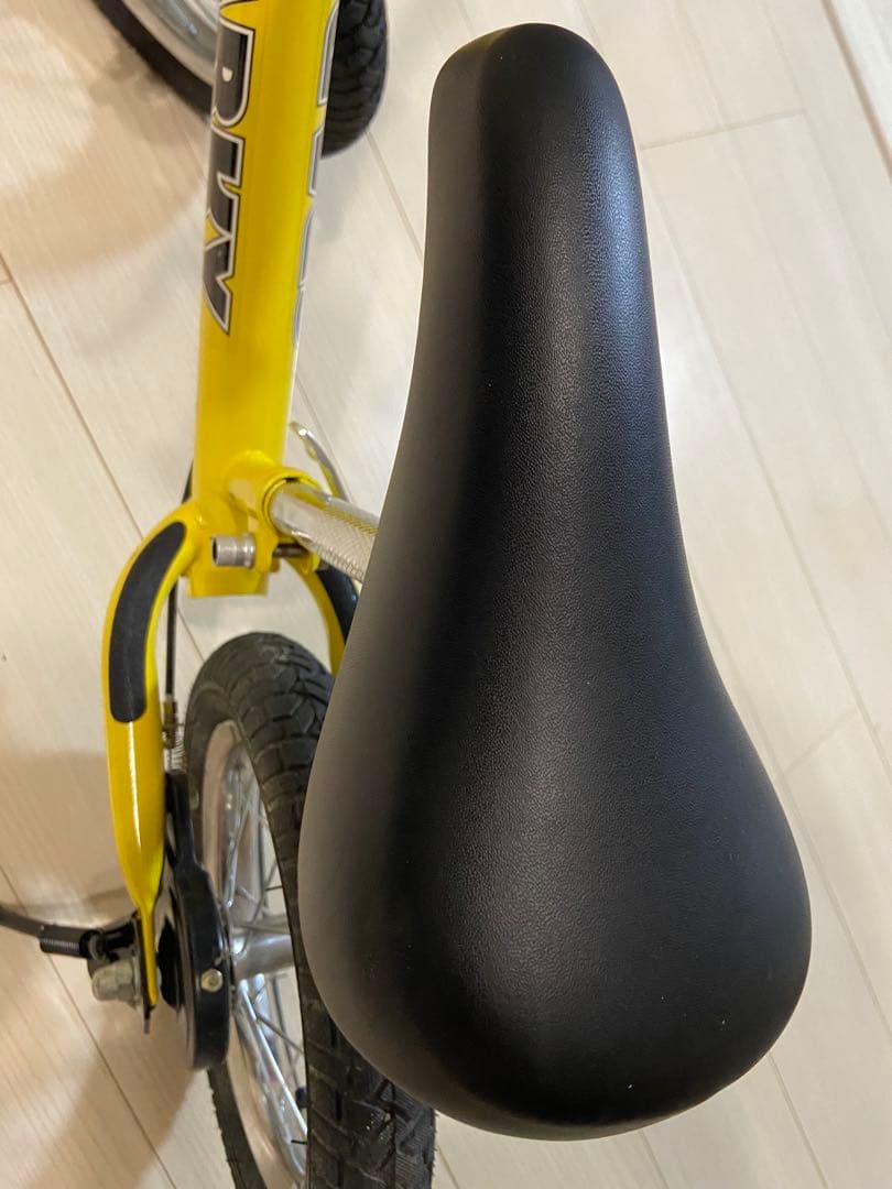 【送料込•中古】ブレーキ付きキッズバイクスパーキーSPARKYとヘルメットセット