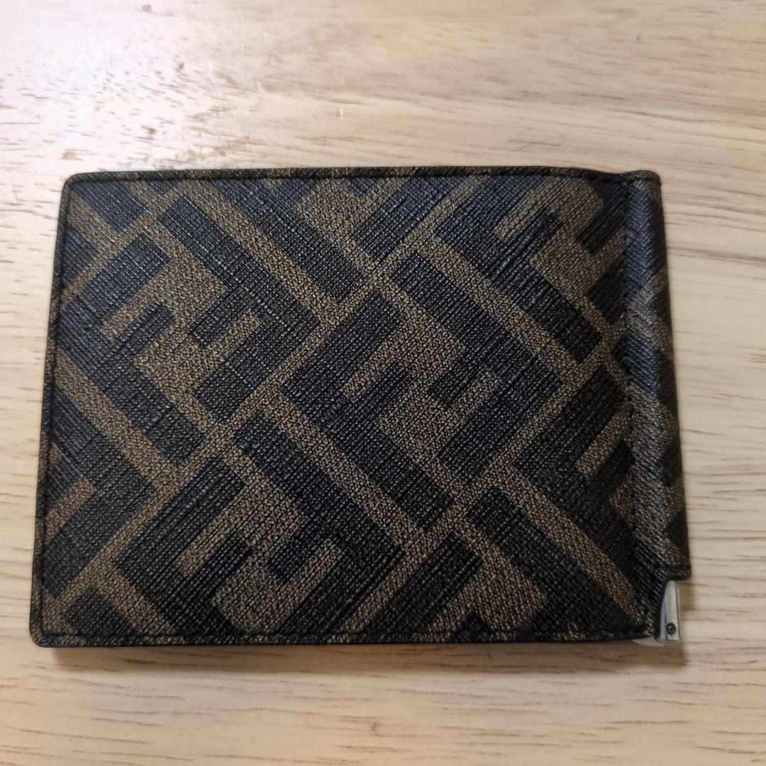 FENDI　マネークリップ 　二つ折り財布