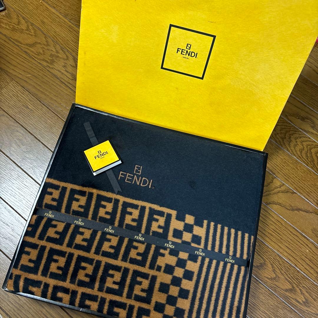 FENDI 綿毛布140x210cm 希少