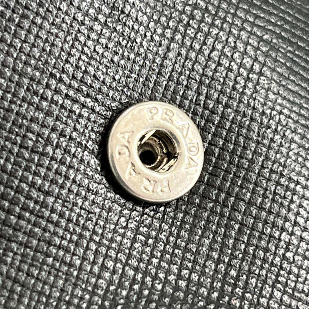 もち様　プラダ　三つ折り財布　コンパクトウォレット　三角ロゴ　サフィアーノレザー
