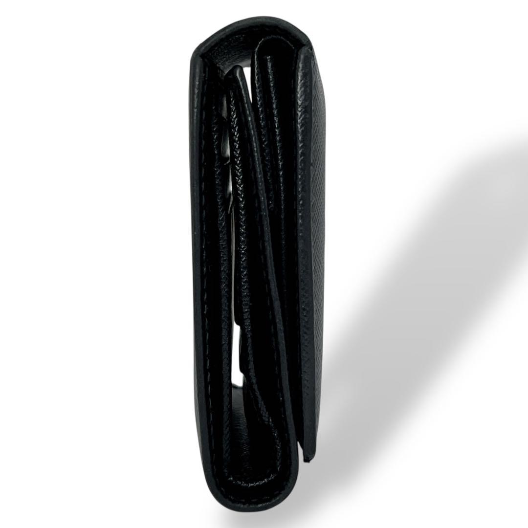 もち様　プラダ　三つ折り財布　コンパクトウォレット　三角ロゴ　サフィアーノレザー