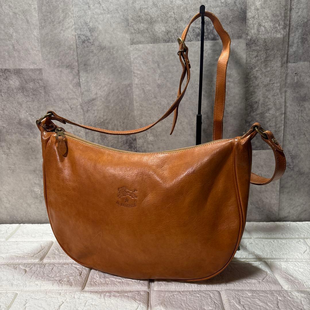 イルビゾンテ　ILEISONTE キャメル　ハーフムーン　レザーショルダー