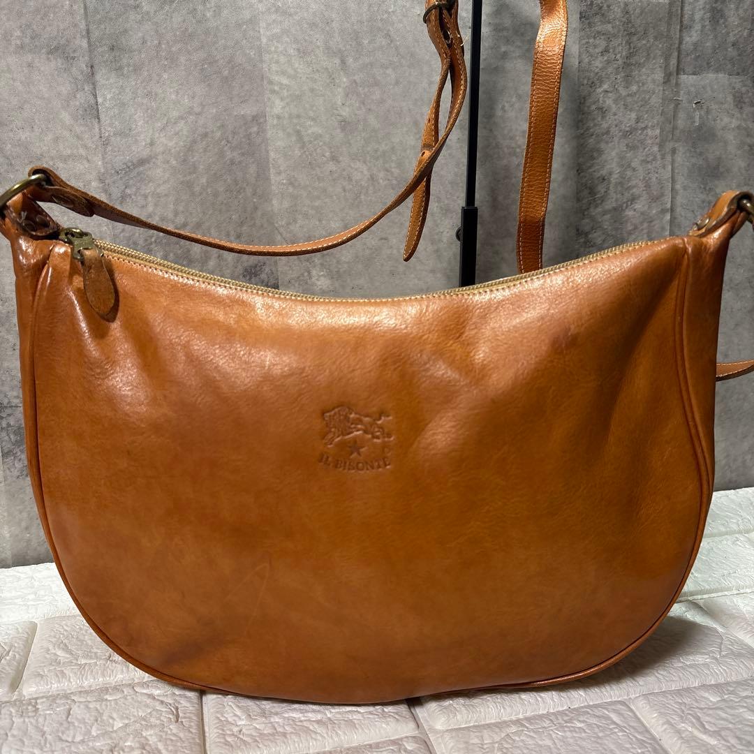 イルビゾンテ　ILEISONTE キャメル　ハーフムーン　レザーショルダー