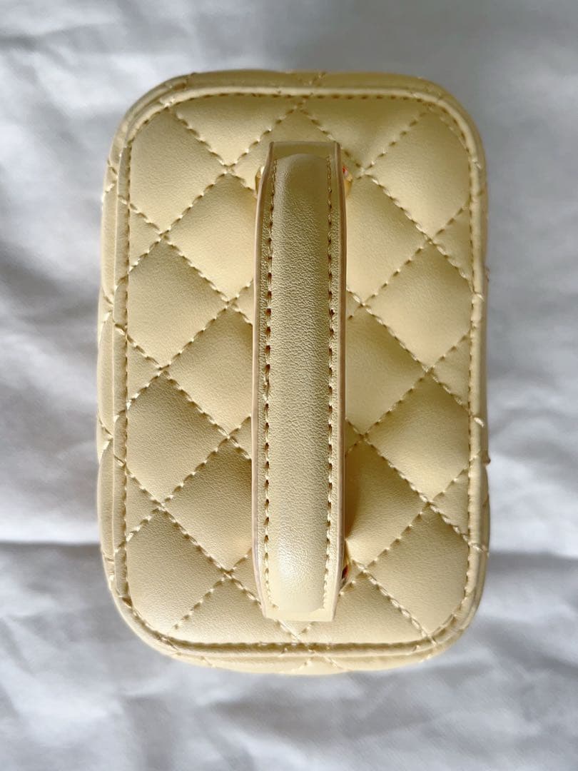 【イエロー】Darich キルティングスクエアミニバッグ ゴールドパーツ