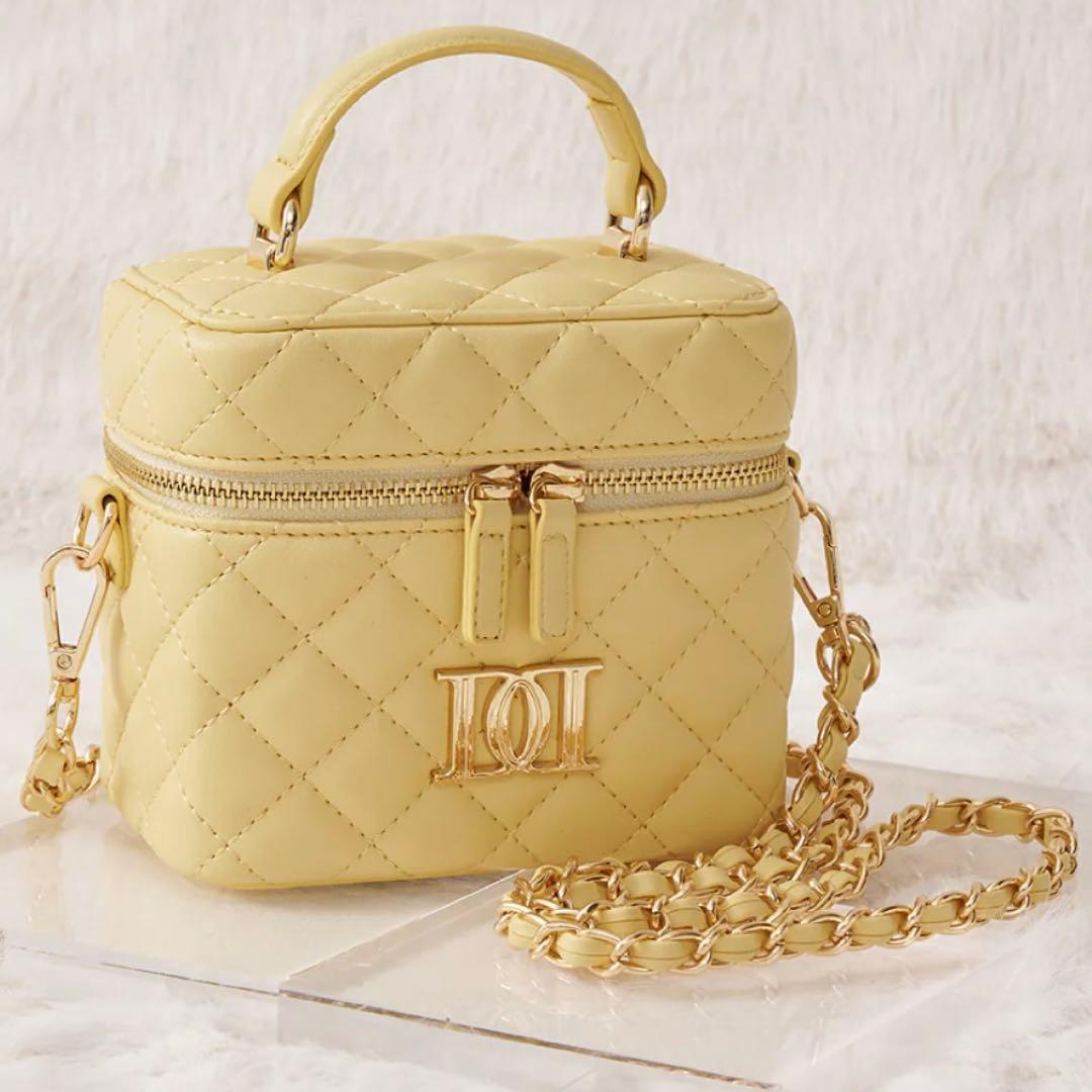 【イエロー】Darich キルティングスクエアミニバッグ ゴールドパーツ