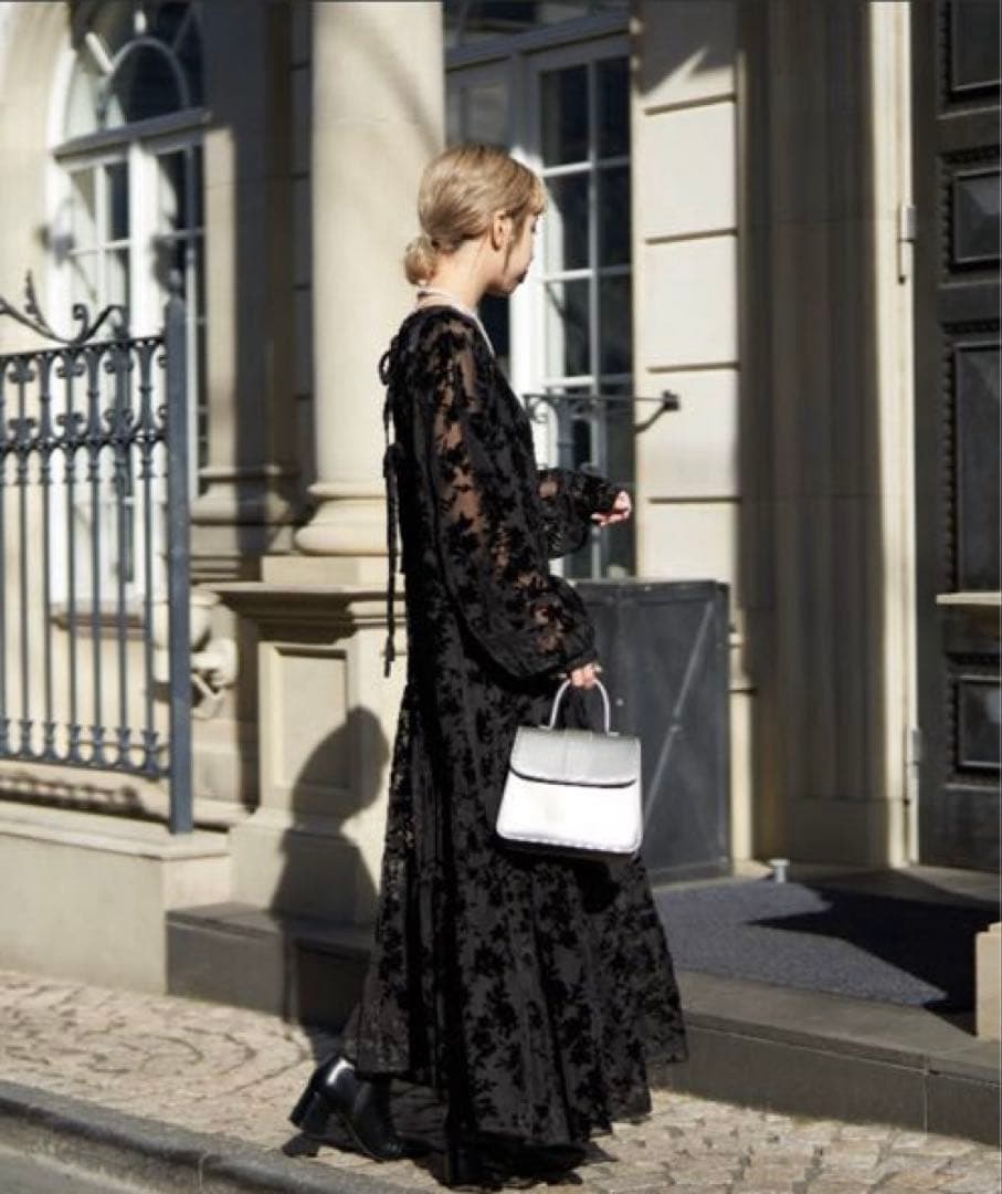 ＊週末値下中＊【チャオパニック】前後2WAY ベロアフラワーティアードワンピース